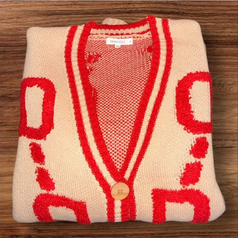 Immodel Cardigan Sweater Size L Red‎ Cream Pattern Button Front Cozy Chic - Picture 6 of 6